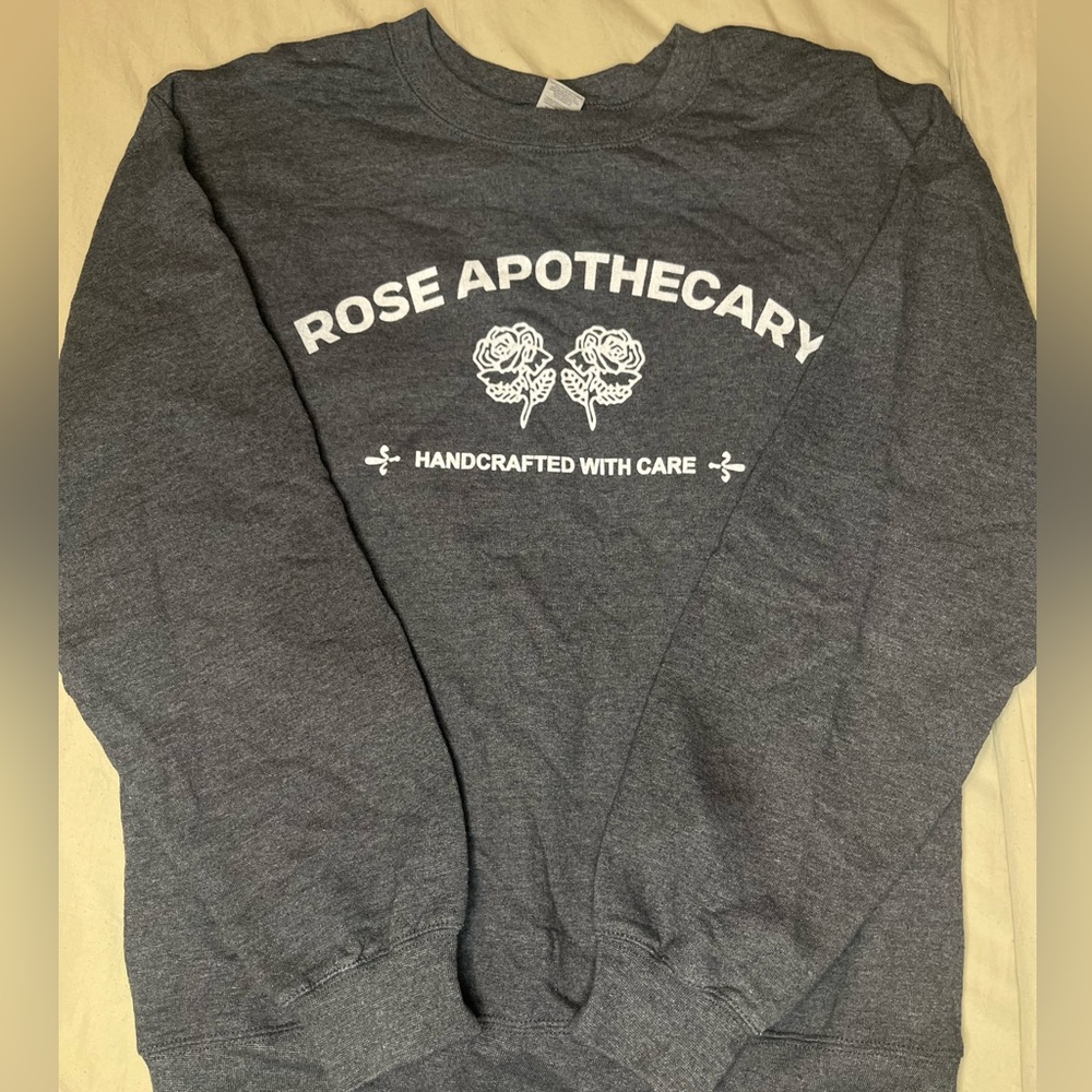 Schitt’s Creek Rose Apothecary Pull Over Sweatshirt Medium Crewneck